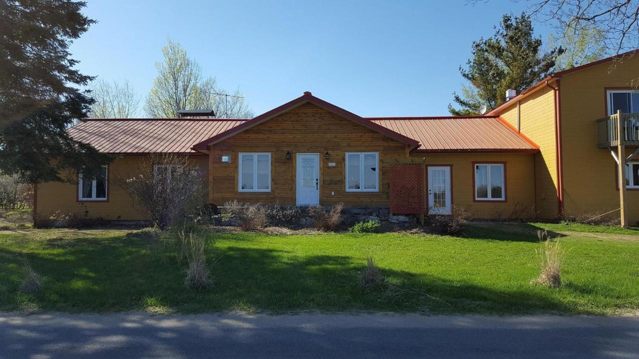 Auberge Ma Maison Sainte-Melanie Eksteriør bilde