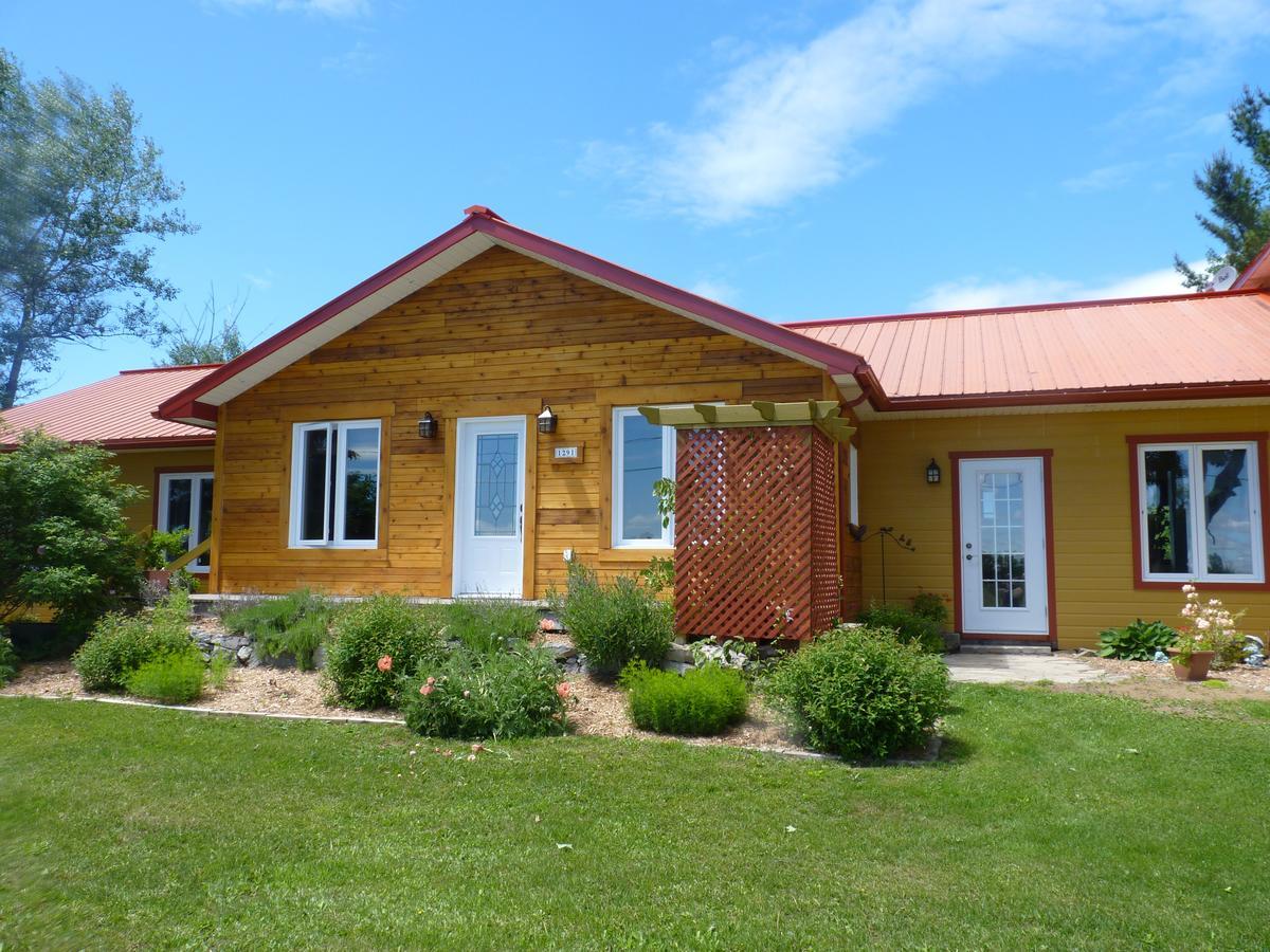 Auberge Ma Maison Sainte-Melanie Eksteriør bilde